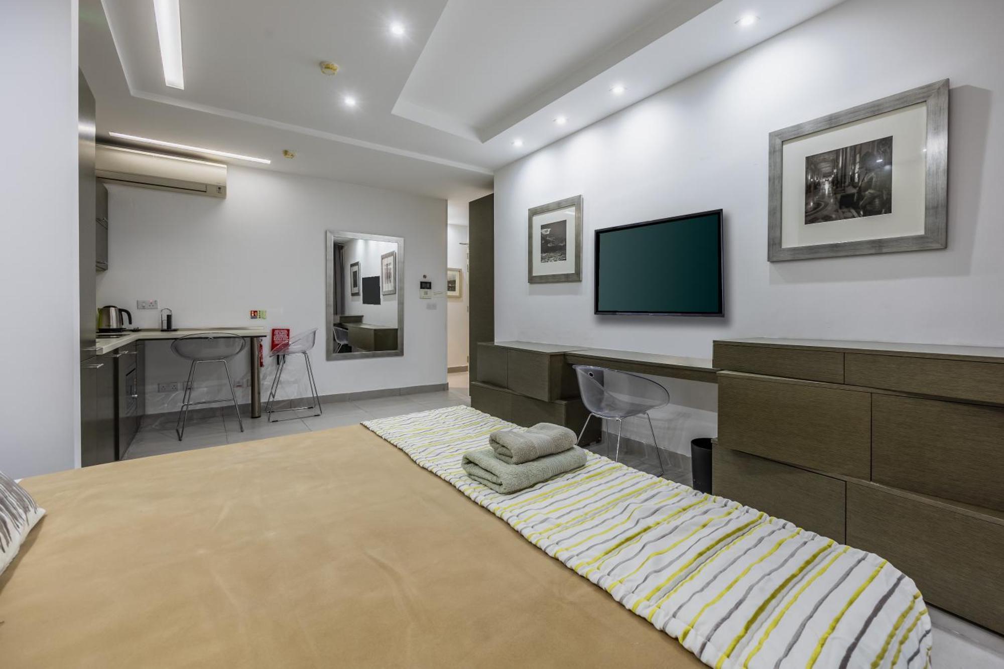 Jules Suites Saint Julian's Eksteriør billede