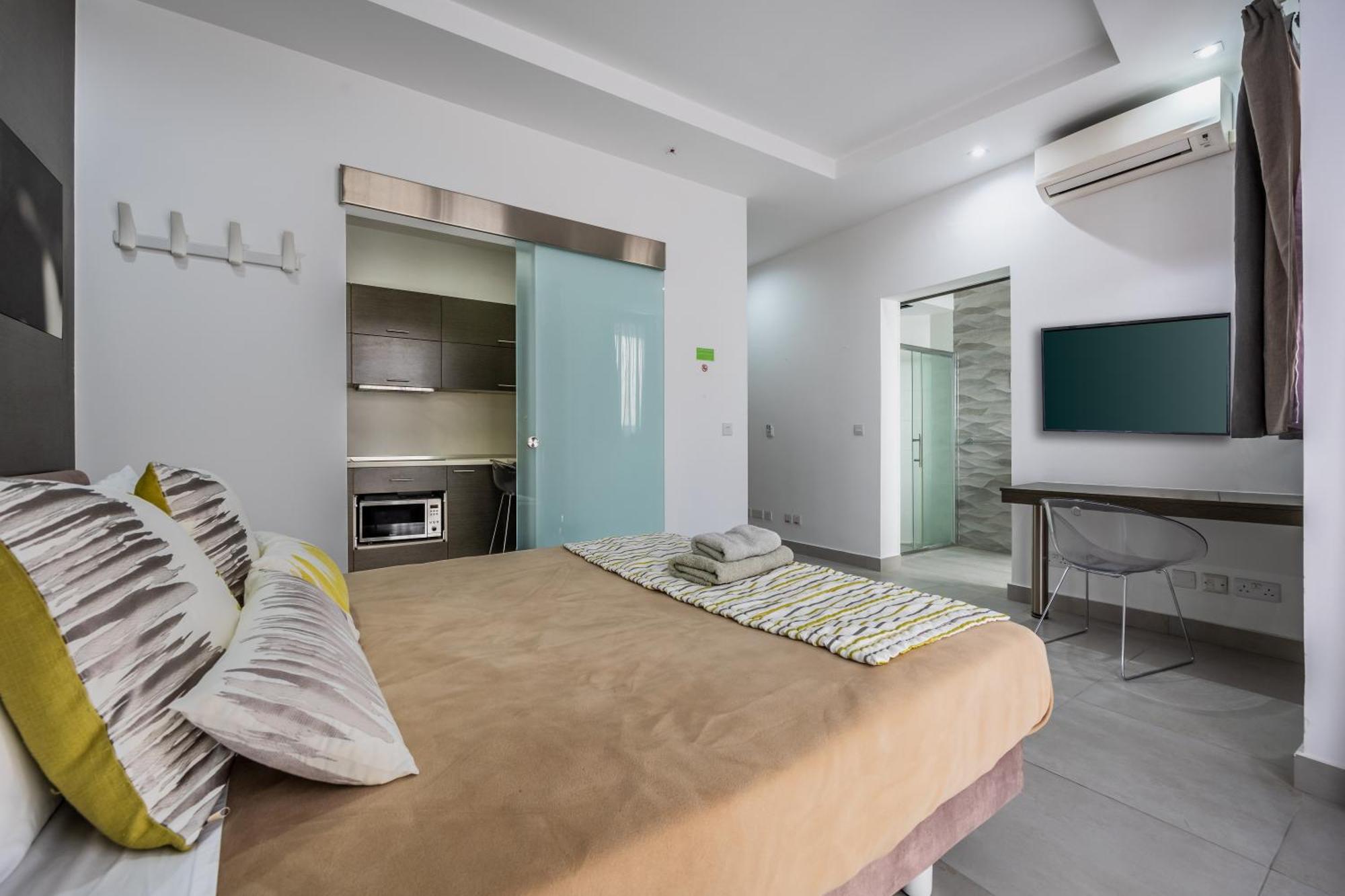 Jules Suites Saint Julian's Eksteriør billede