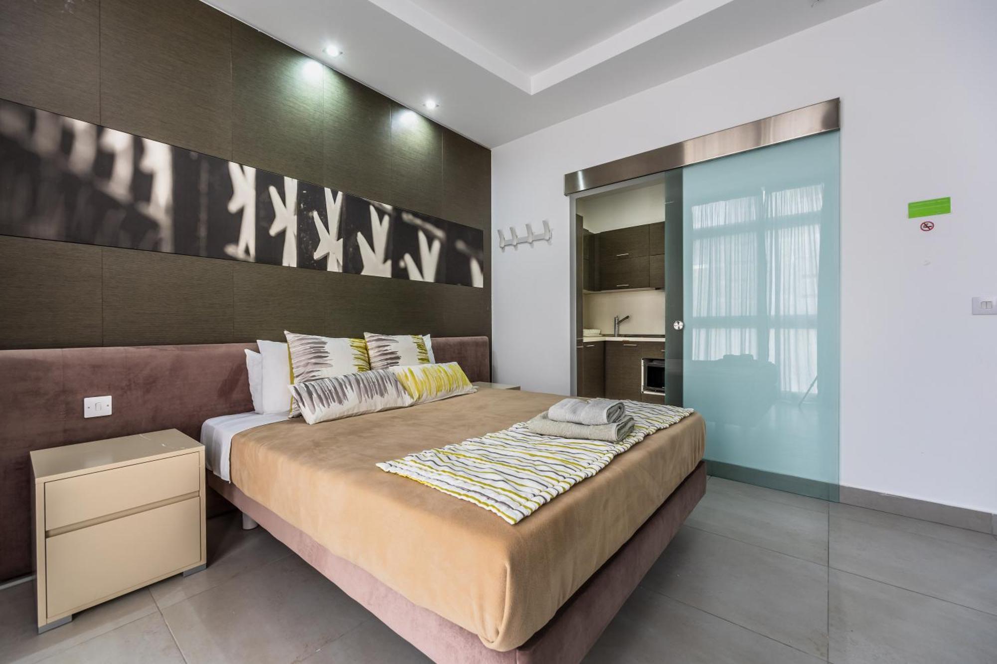 Jules Suites Saint Julian's Eksteriør billede