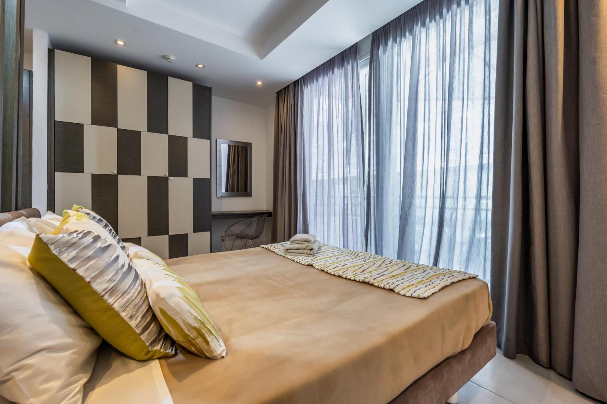 Jules Suites Saint Julian's Eksteriør billede