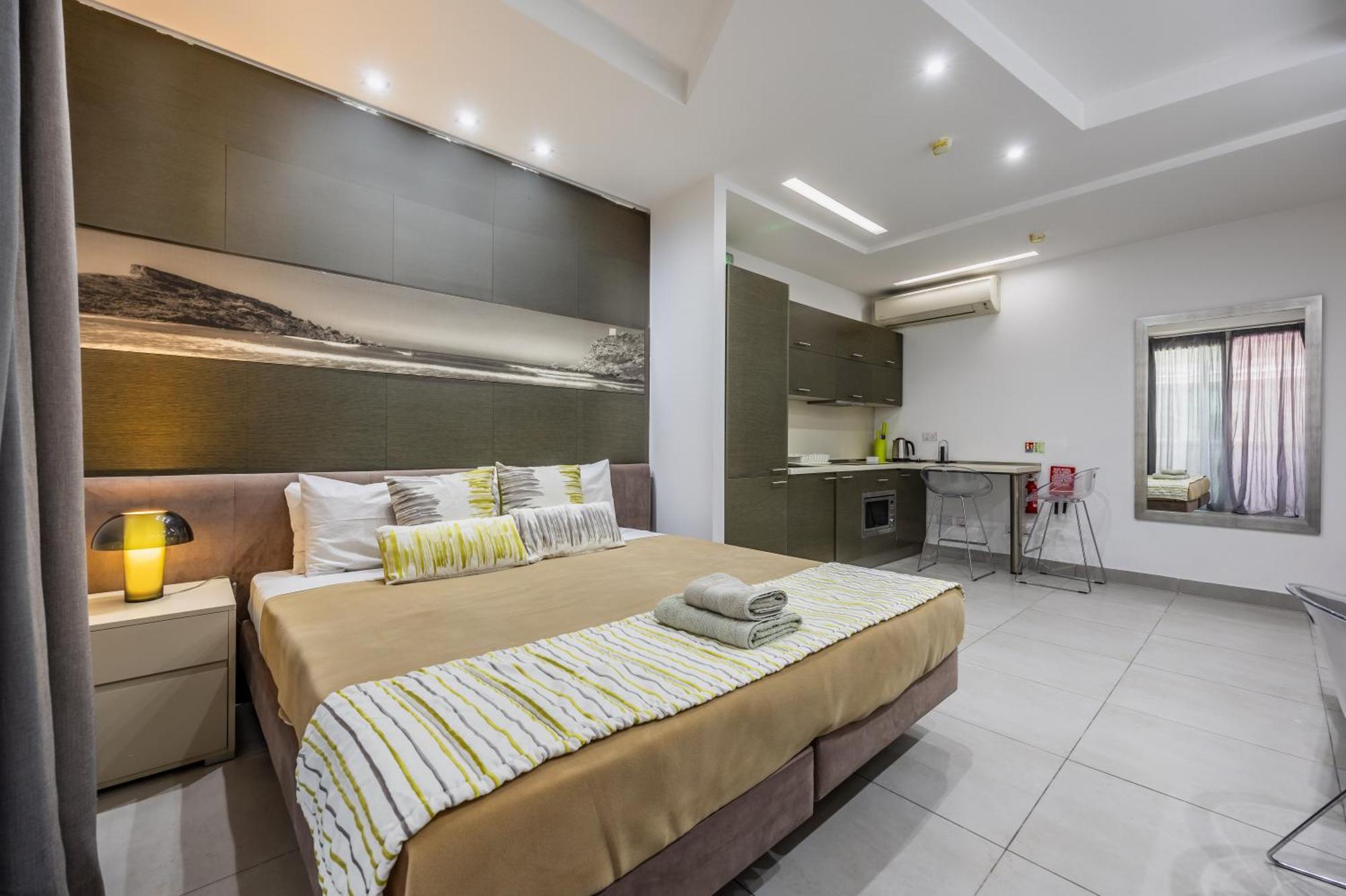 Jules Suites Saint Julian's Eksteriør billede