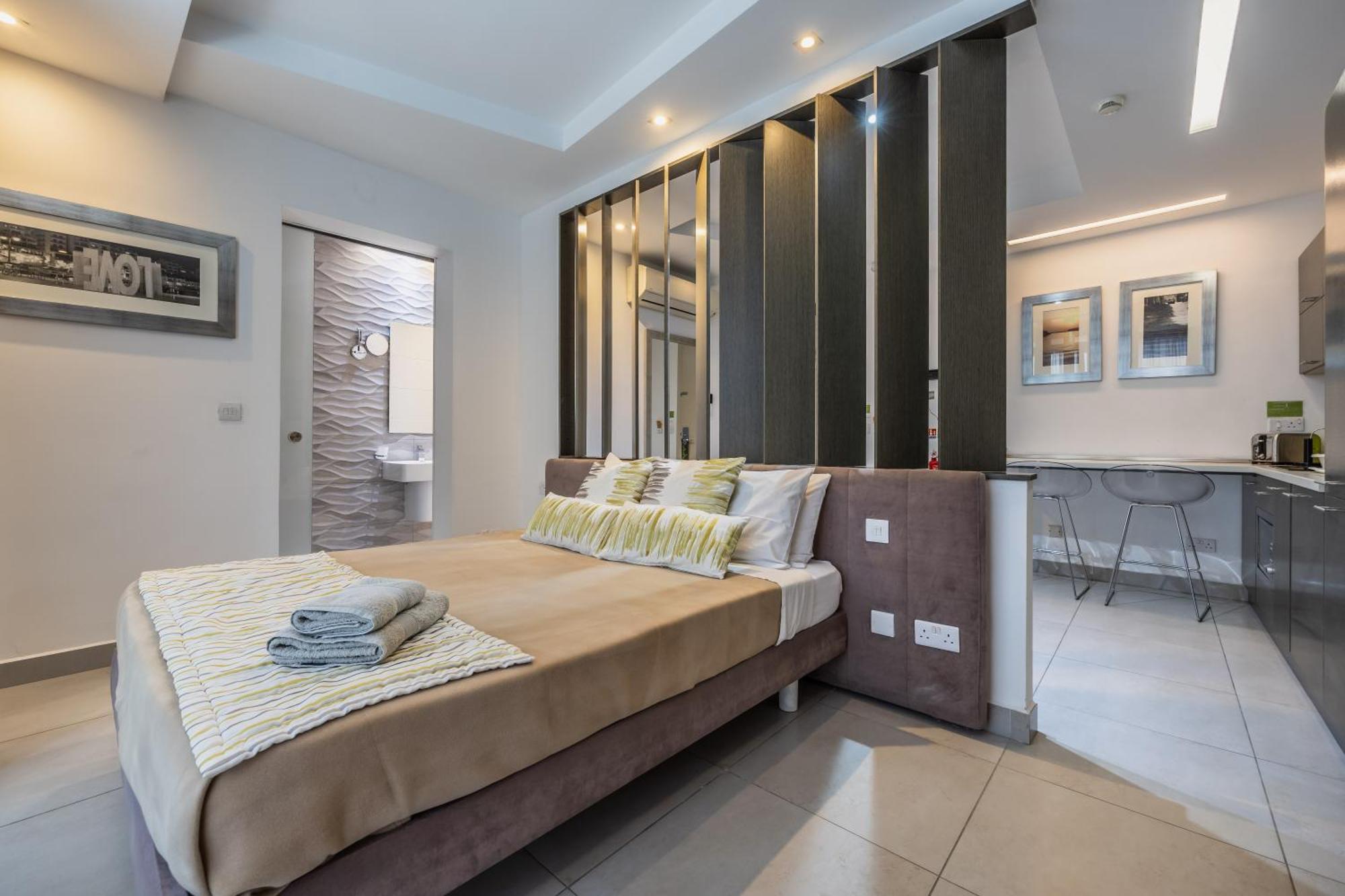 Jules Suites Saint Julian's Eksteriør billede