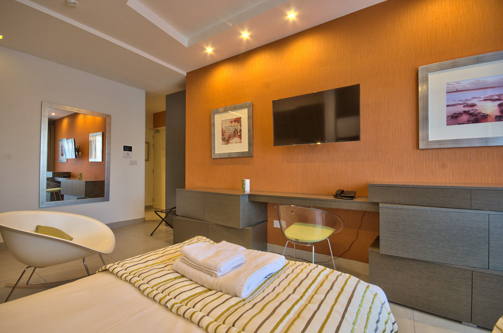 Jules Suites Saint Julian's Eksteriør billede