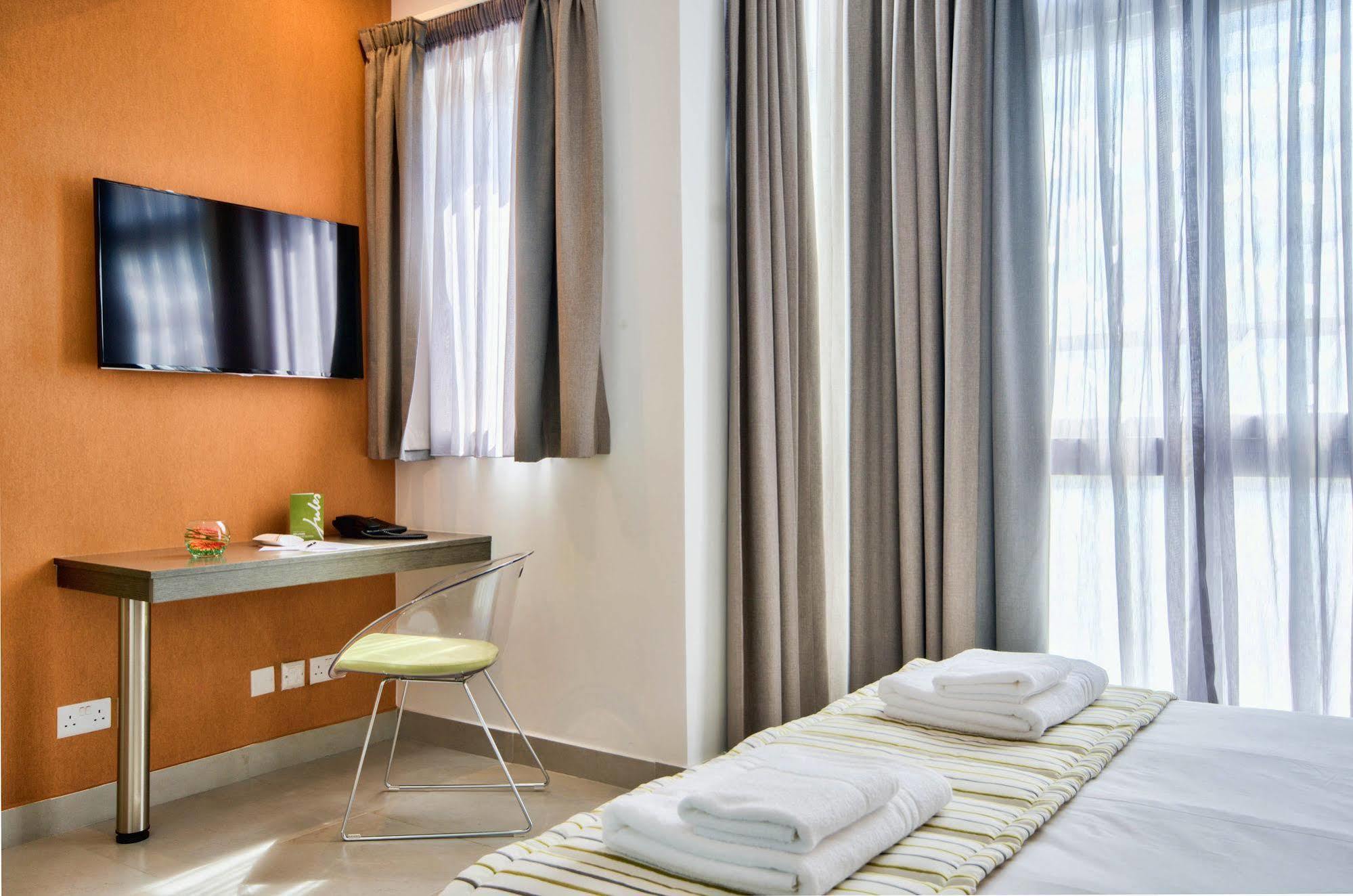 Jules Suites Saint Julian's Eksteriør billede