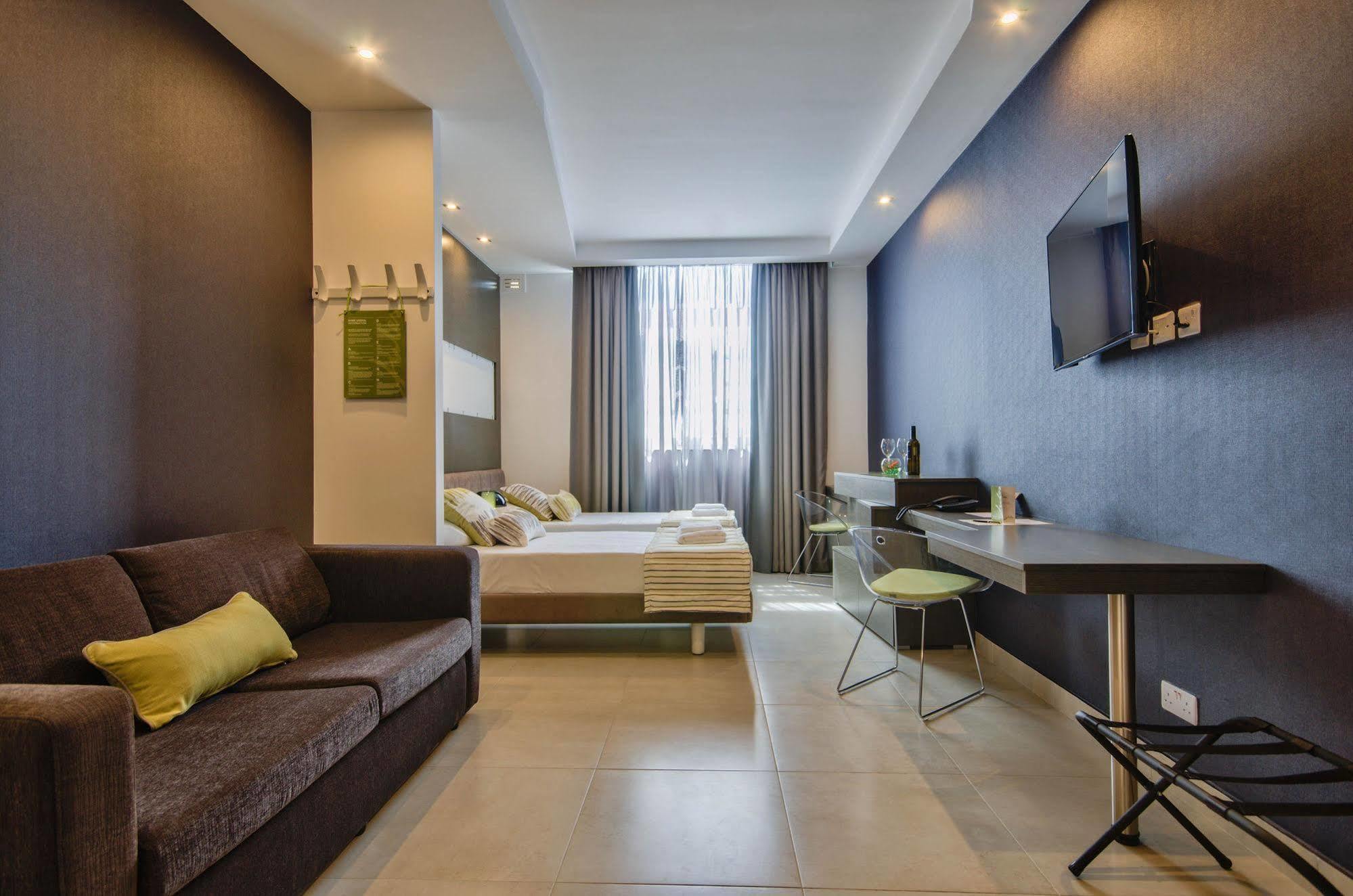 Jules Suites Saint Julian's Eksteriør billede
