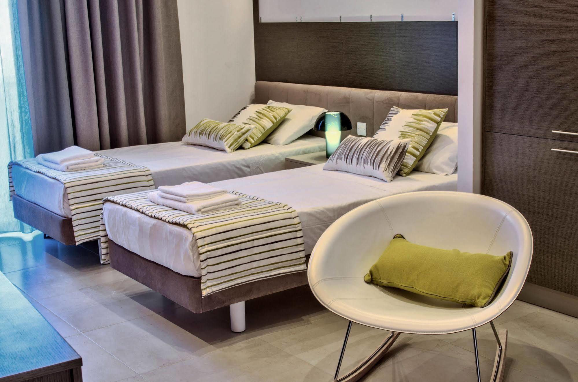 Jules Suites Saint Julian's Eksteriør billede
