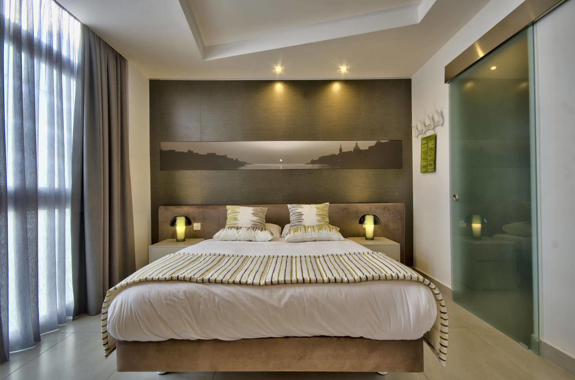 Jules Suites Saint Julian's Eksteriør billede