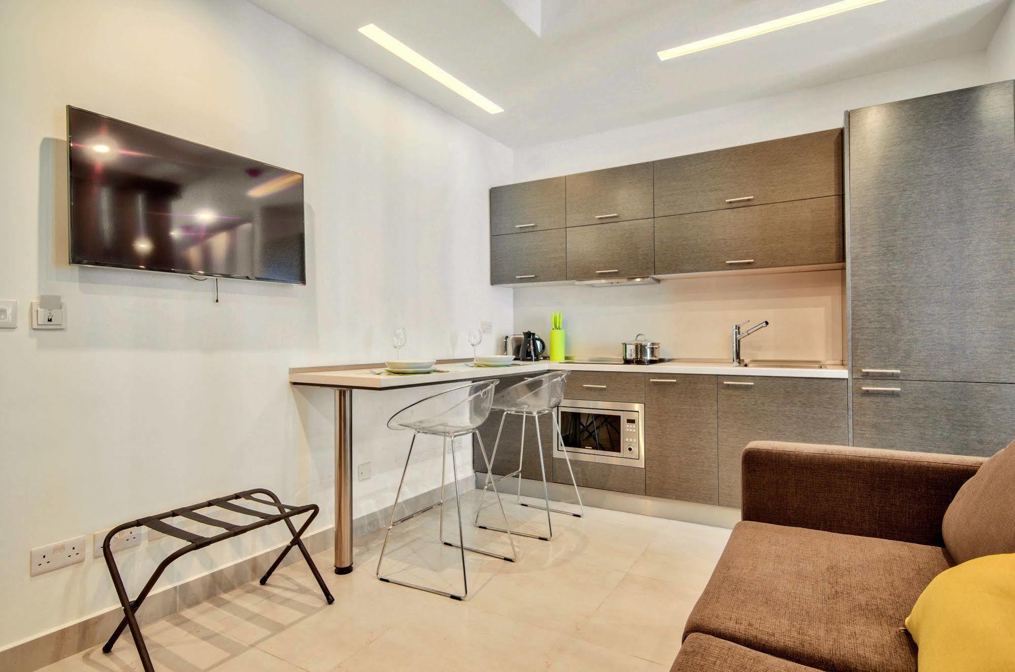 Jules Suites Saint Julian's Eksteriør billede